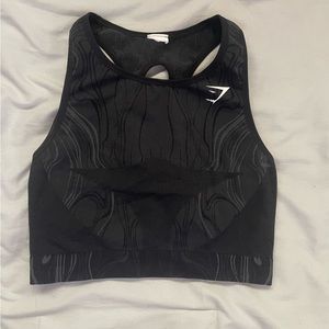 Cropped Gymshark tank top